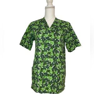 Uniform City St. Patrick’s Day Shamrock Nursing Medical Scrub Top Women’s Small